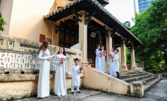 Top 20 'Gương mặt Đại sứ áo dài Việt Nam' khoe dáng dưới ống kính Nhiếp ảnh gia Vũ Thanh Tùng