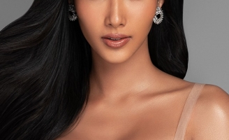 Á Hậu Hoàng Thùy thần thái rạng ngời trước thềm Miss Universe 2019