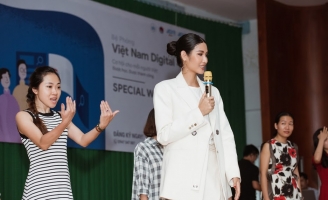 Á hậu Hoàng Thùy tiếp tục truyền cảm hứng cho các bạn trẻ