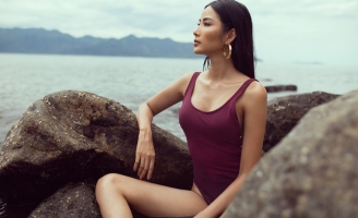 Á hậu Hoàng Thùy và ekip bất ngờ công bố bộ ảnh bikini mới