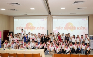 Á hậu Kim Duyên làm giám khảo tại Đại học Y Dược TPHCM