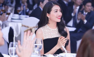 Á hậu Lệ Hằng thanh lịch dự event