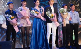 Á Hậu Liên Phương  chinh phục hoàn toàn màu xanh sapphire quyền quý