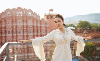 Á hậu Thủy Tiên tham quan Ấn Độ 