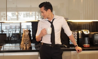 Bạn trai kém 8 tuổi cực phong độ trước ống kính của MC Kỳ Duyên