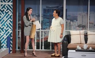 Bị Elly Trần “tấn công”, Trường Giang dùng nhẫn đính hôn để “chống trả”