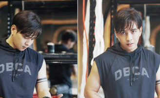 Body săn chắc của Hồ Quang Hiếu nhờ gym