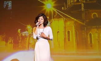 Ca sĩ Hồ Lệ Thu tổ chức thành công đêm nhạc kỷ niệm 28 năm quay trở về nước