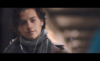 Cận cảnh vẻ đẹp chết người của nam thần “Năm bước để yêu” sắp ra rạp