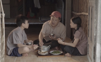 Cay mắt với mv mới đầy cảm động về tình cha con của thần đồng bolero Quốc Linh – Quỳnh Nhi