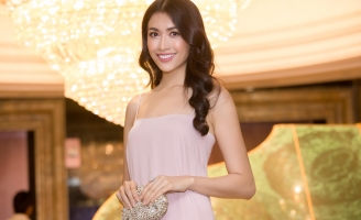 Chẳng cần váy áo lộng lẫy, Lệ Hằng vẫn đẹp rực rỡ thế này