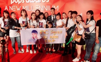 Châu Khải Phong nhận nút Play vàng YouTube và giải thưởng tại POPS Awards