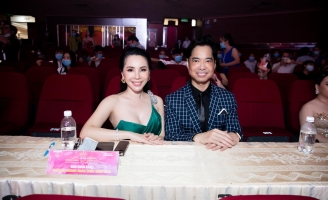 Châu Ngọc Bích hội ngộ danh ca Ngọc Sơn làm giám khảo Hoa hậu Doanh nhân Việt Nam Toàn cầu 2020