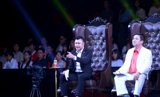 Chí Trung toát mồ hôi hột vì chủ đề hóc búa