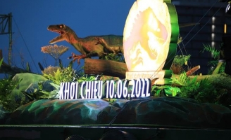 Chùm ảnh: Bất ngờ lần đầu tiên Khủng Long xuất hiện trên Sông Sài Gòn
