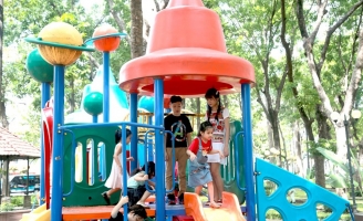 “Công chú triệu view” Bảo An rủ rê “hoàng tử quảng cáo” Ben Lee tung MV chào hè