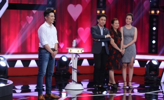 Đại chiến ké rể : Bất chấp hoàn cảnh gia đình, thầy giáo 9x chân dài đốn tim hội chị em