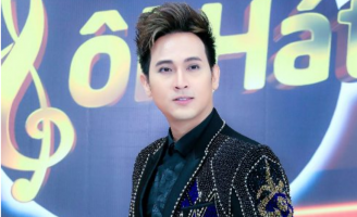 Dẫn chương trình Hãy Nghe Tôi Hát Nguyên Vũ chi nửa tỷ đồng mua vest 