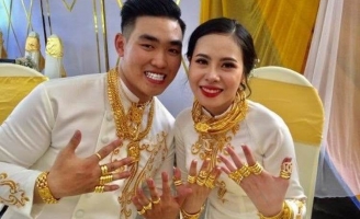 Dân mạng bất ngờ hơn khi biết danh tính người chị gái tặng em 49 cây vàng và 25 tỉ