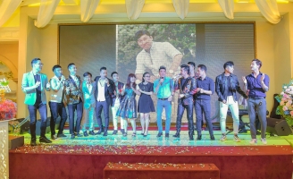 Đan Trường tổ chức sinh nhật cho quản lý nhiều năm gắn bó