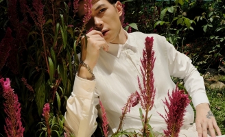 Diện bộ sưu tập thời trang mới, Anh Tú gây thương nhớ với vẻ điển trai