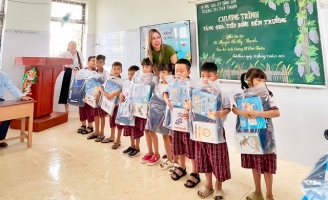 Diễn viên Mỹ Hạnh làm việc nhiều ý nghĩa ngày đầu khai giảng