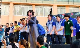 Đoàn lô tô Sài Gòn Tân Thời thành công rực rỡ với tour diễn quanh các trường đại học