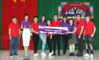 Đông đảo nghệ sỹ cùng Hoàng Phi Kha đến Bình Thuận làm từ thiện 