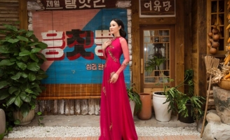 Dương Yến Phi tựa “tiên nữ mùa xuân” trong tà áo dài 