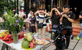 Ê-kíp web-drama 'Ma' cúng khai máy, bắt đầu thực hiện dự án