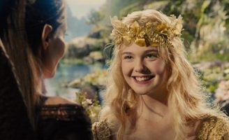 Elle Fanning và hàng loạt mối tình lãng mạn tan chảy màn ảnh tháng 10