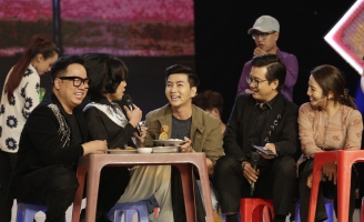 Én vàng 2018: Nói về bánh tằm cay Cà Mau, VJ Nam Hee khiến giám khảo “xông” lên sân khấu