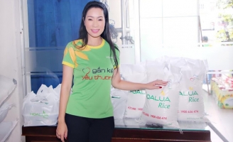  'Gắn Kết Yêu Thương': NSƯT - Á hậu Trịnh Kim Chi cùng Gạo Hoa Lúa về Long An lan tỏa thông điệp