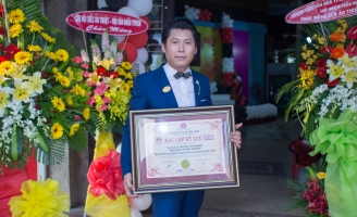 Giám khảo của Kỳ Tài Lộ Diện 2017 chính thức lập kỷ lục Việt Nam