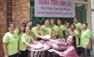 Hồ Việt Trung, Lương Gia Huy, Chu Bin và cùng nhiều nghệ sĩ khác đi làm từ thiện