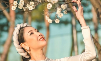 Hoa hậu Hà Kiều Anh rạng rỡ bên con gái cưng ở Hàn Quốc