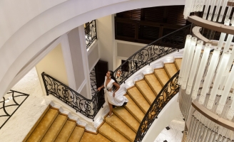 Hoa hậu H’hen Niê tiếp tục hóa gái tây với phong cách hoang dã