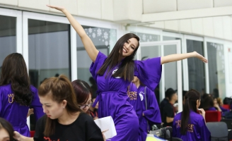 Hoa hậu Hoàn vũ Việt Nam nóng với danh sách 10 thí sinh lọt vào bán kết