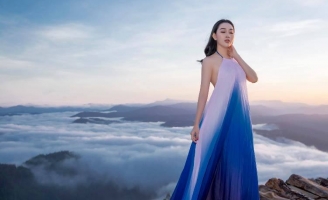 Hoa hậu Huỳnh Thúy Anh hóa nàng thơ giữa mây trời Đà Lạt