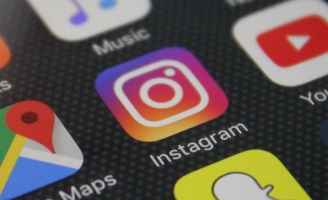 Instagram kiểm soát bài 'được tài trợ'