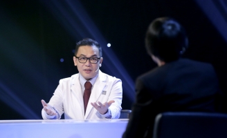 Khoảnh Khắc Cuộc Đời tập 19: BS Nguyễn Đức Khải và câu chuyện 2 túi tiền xu của người mẹ tâm thần