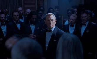 “Không Phải Lúc Chết” trở thành bộ phim Hollywood đứng đầu doanh thu phòng vé năm 2021