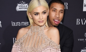 Kylie Jenner bị hack tài khoản, dọa tung ảnh nóng