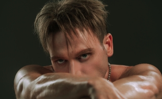 Kyo York khoe hình thể sau khi giảm hơn 11kg, tiết lộ trăn trở tuổi 40