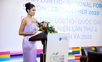 Lê Thảo Nhi xuất hiện rạng rỡ tại Diễn đàn LGBTIQ+ Quốc gia 