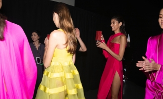 Lộ diện chai nước hoa thuần Việt được NTK Công Trí chọn làm quà tặng tại NYFW 2020