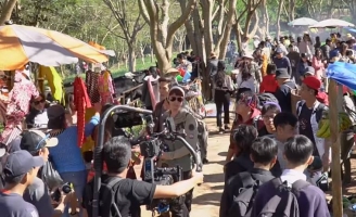 Lý Hải chia sẻ những hình ảnh độc nhất về hậu trường dàn dựng “Lật Mặt: Nhà Có Khách”