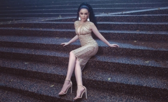 Lý Nhã Kỳ làm nàng Kim Kardashian phiên bản Việt