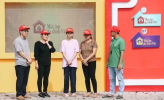  Mái ấm gia đình Việt : NSƯT Đức Khuê vượt 2000km để giúp đỡ trẻ em mồ côi