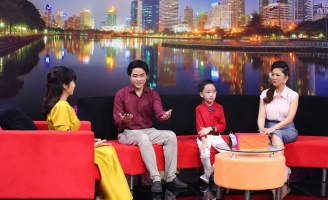 MC Ốc Thanh Vân khâm phục cậu bé 7 tuổi chăm em não phẳng